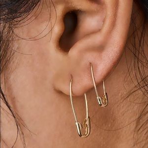 585 Gold Safety Pin Earring